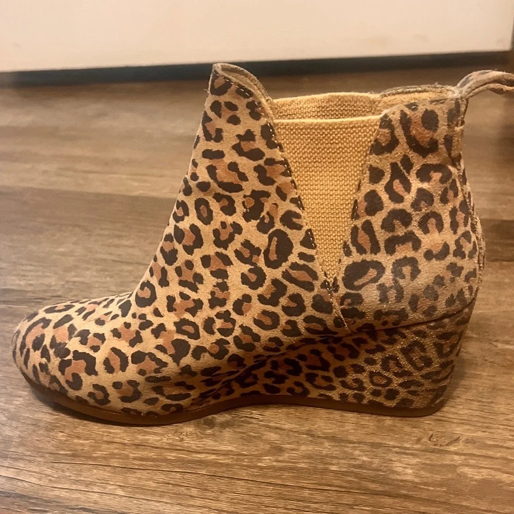 Tom’s Leopard Print Wedge Ankle Boots - Women's Tan/Cheetah